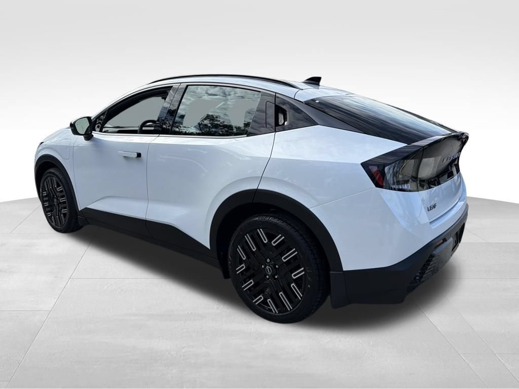 New 2026 Nissan Leaf Platinum+ w/ Cargo Package (Platinum+) FWD image 5