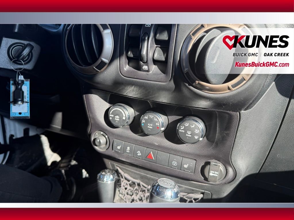 Used 2016 Jeep Wrangler Unlimited Sahara image 18