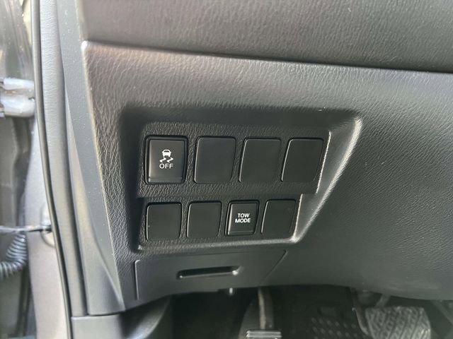 Used 2017 Nissan Pathfinder S image 14