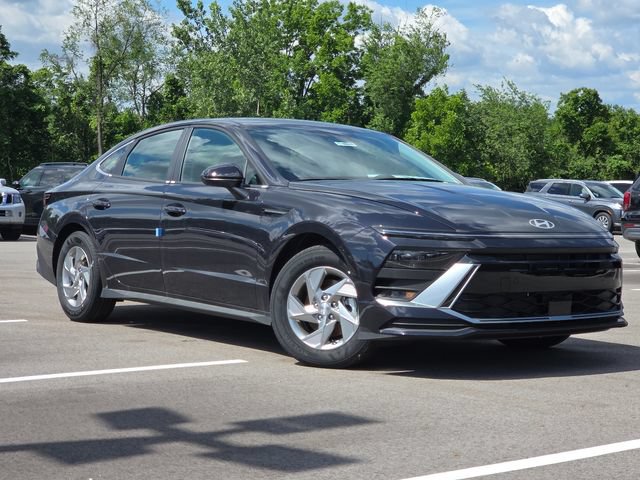 New 2026 Hyundai Sonata SE FWD image 2