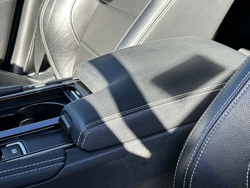 Used 2018 Jaguar F-PACE R-Sport image 21