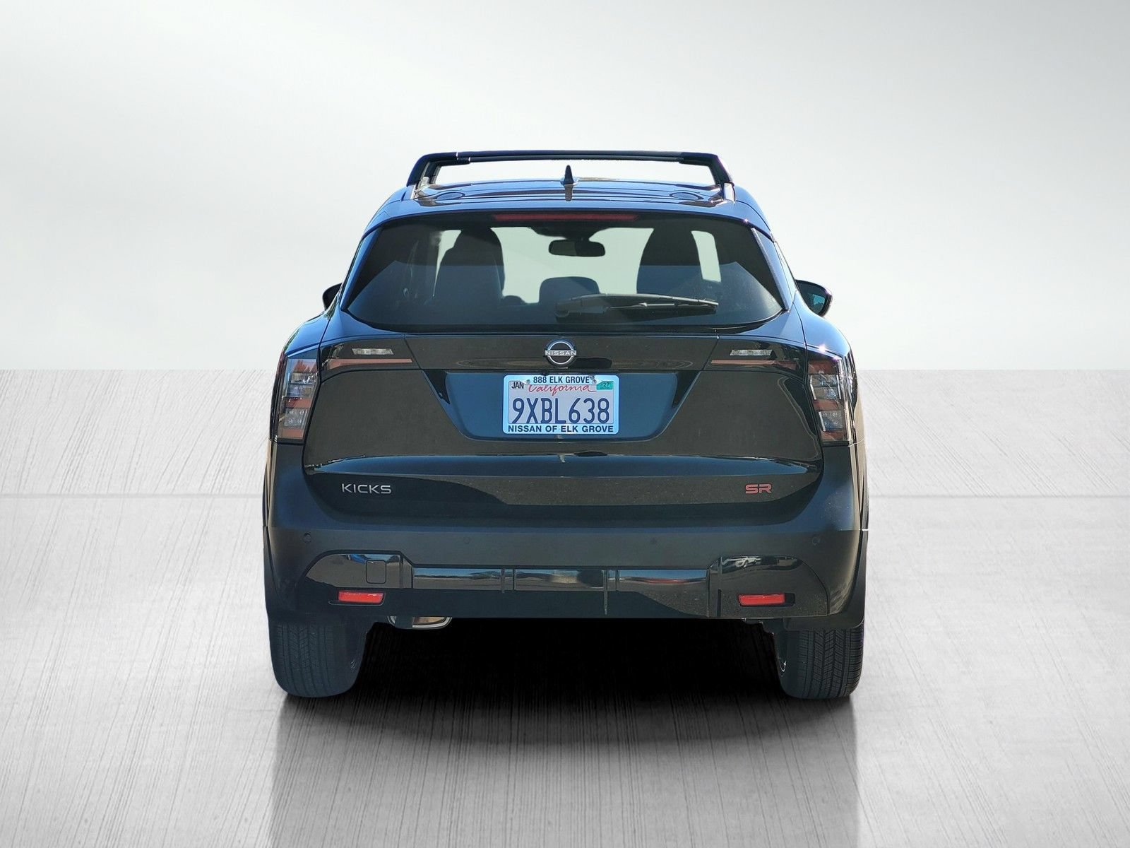 Used 2025 Nissan Kicks SR FWD image 5