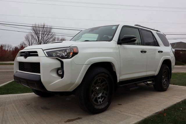 Used 2021 Toyota 4Runner Venture w/ Moonroof Package image 6