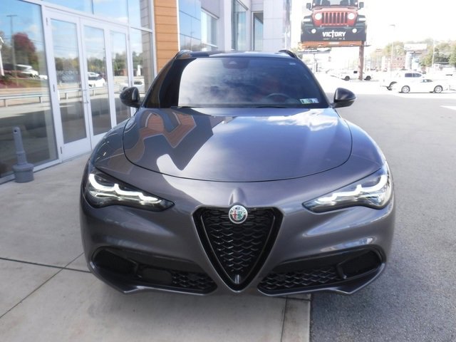 Used 2024 Alfa Romeo Stelvio Veloce image 7