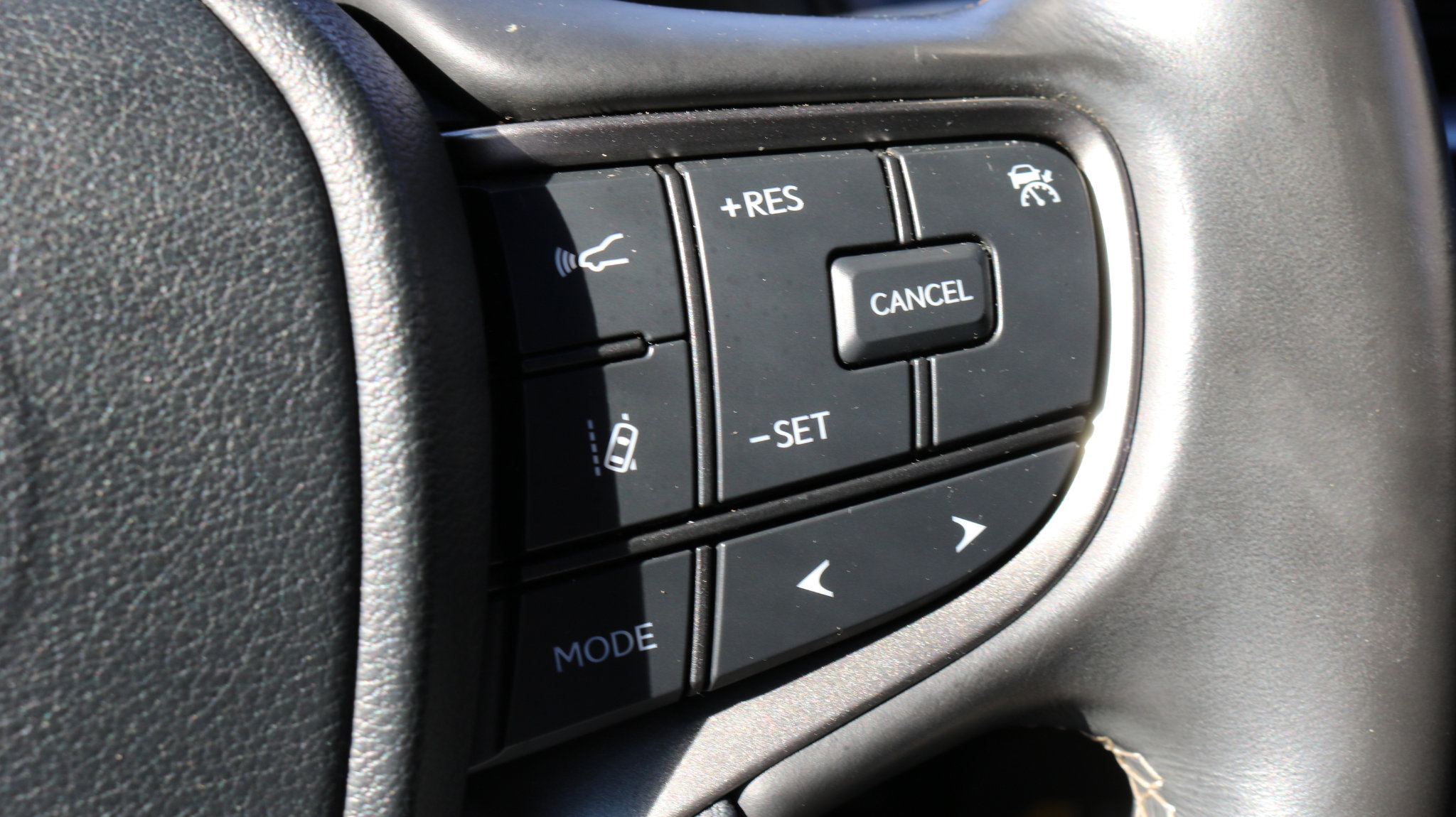 Used 2022 Lexus UX 200 image 13