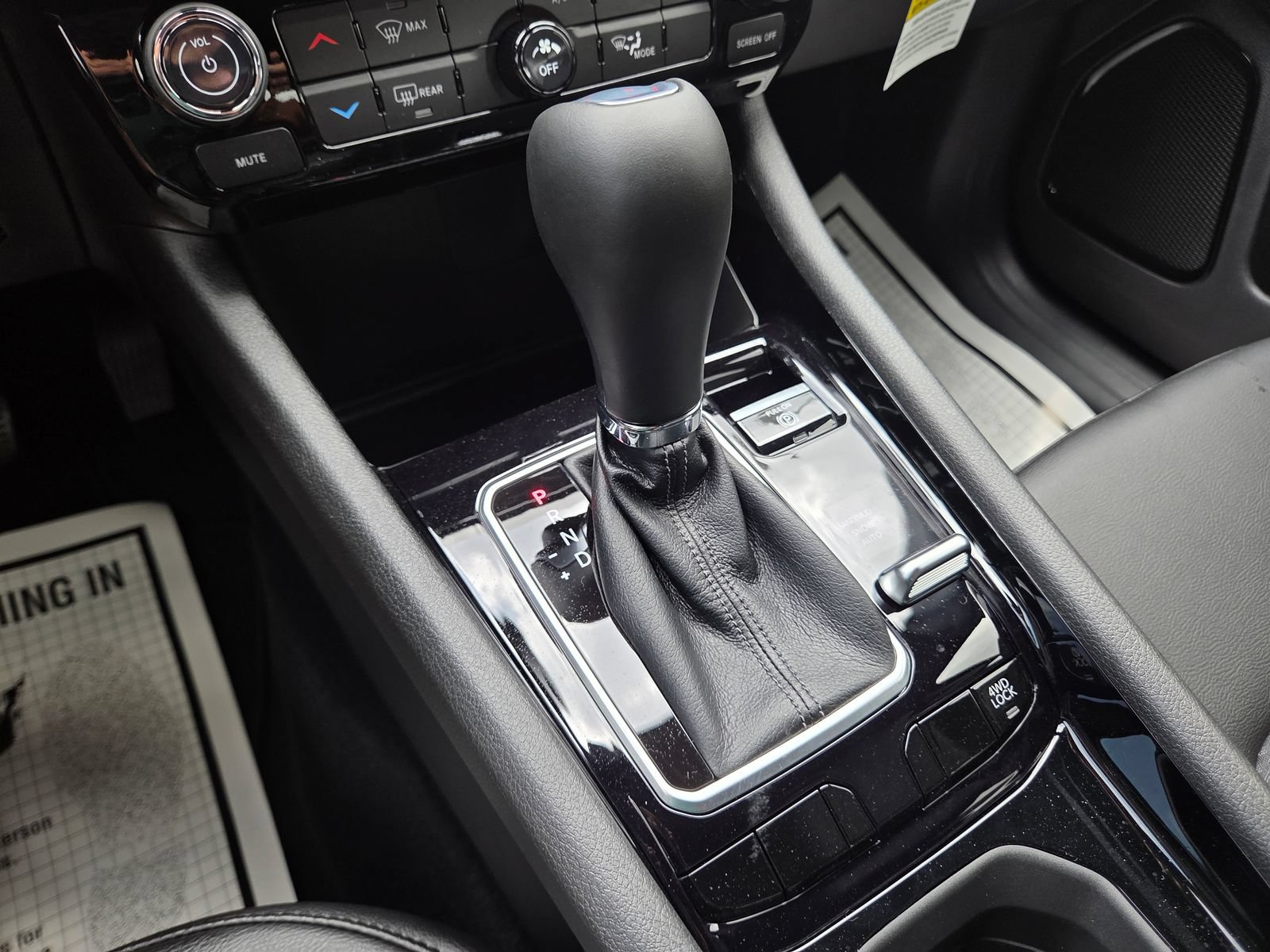 New 2026 Jeep Compass Latitude AWD/4WD image 34