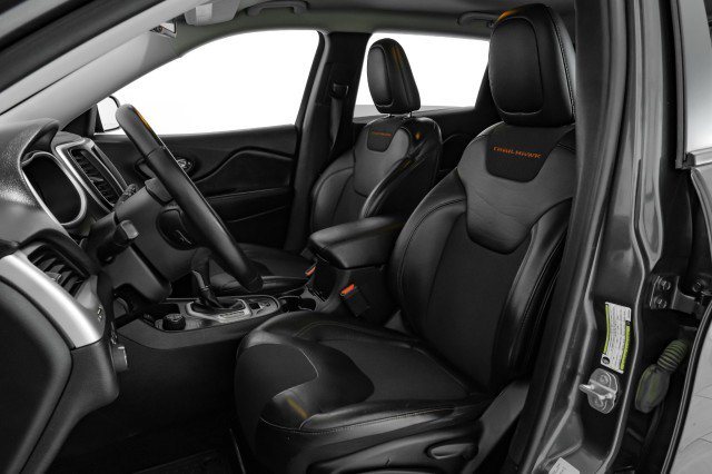 Used 2017 Jeep Cherokee Trailhawk w/ Cold Weather Group image 27