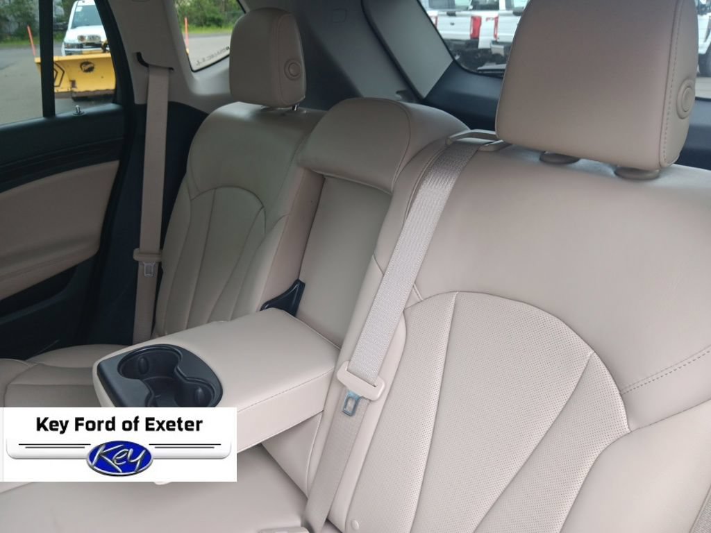 Used 2020 Buick Envision Premium w/ Driver Confidence Package AWD/4WD image 18