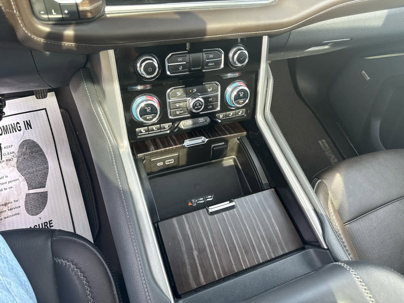 Used 2023 GMC Yukon Denali AWD/4WD image 20