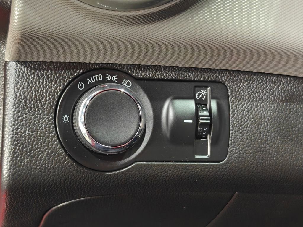 Used 2020 Chevrolet Sonic Premier image 36