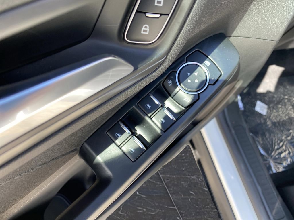 New 2025 Ford Escape SE w/ Class II Trailer Tow Package image 37