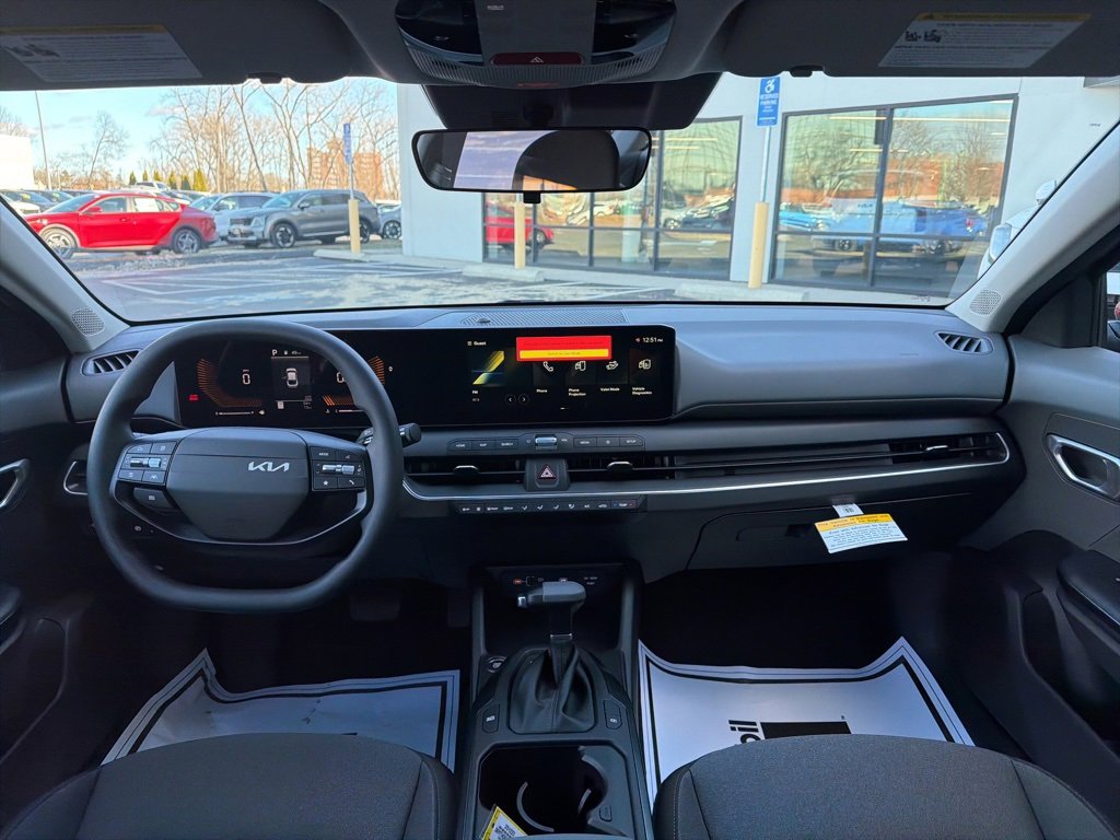 New 2025 Kia K4 LXS image 25