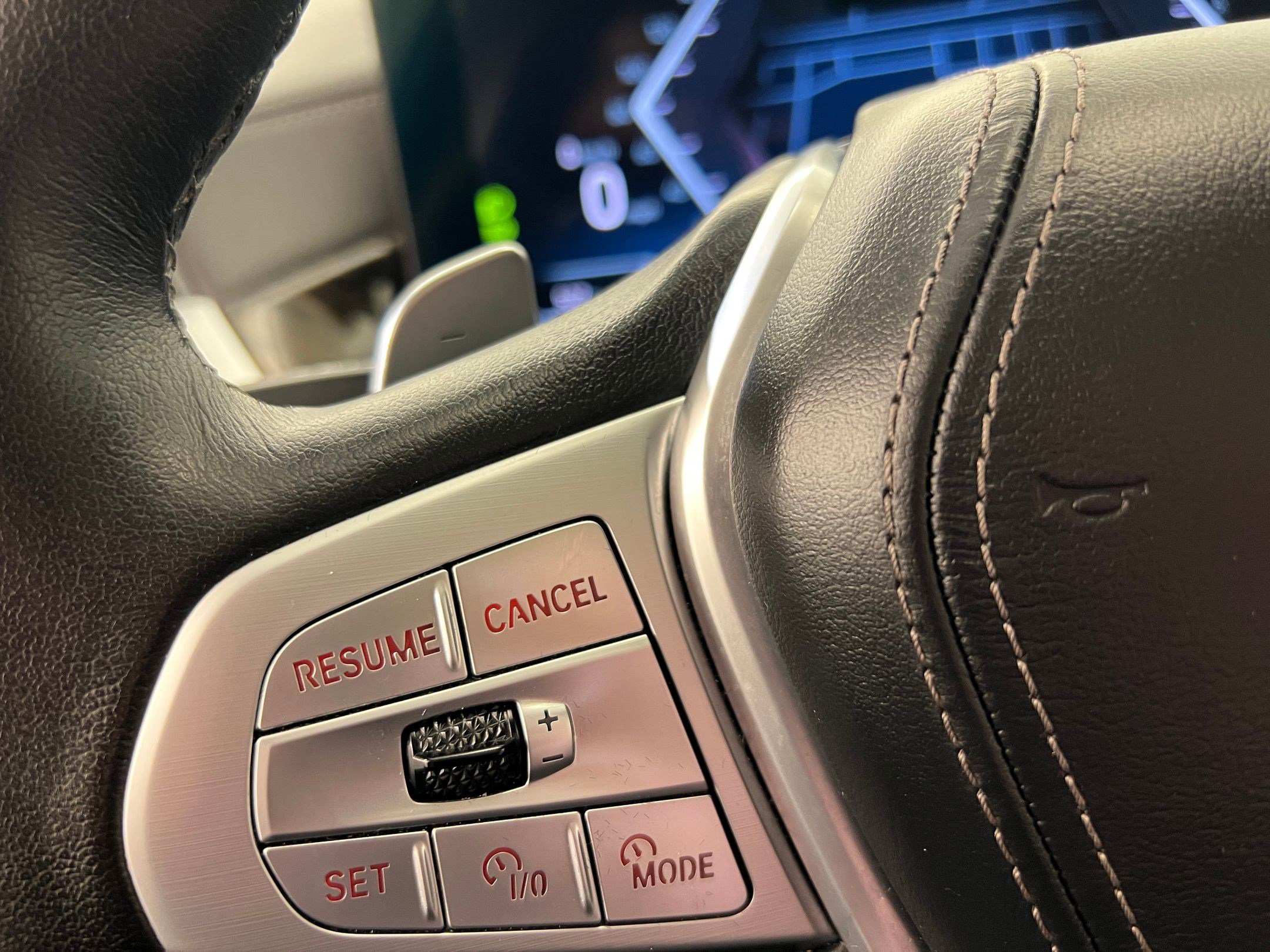 Used 2025 BMW X7 xDrive40i w/ Premium Package image 17