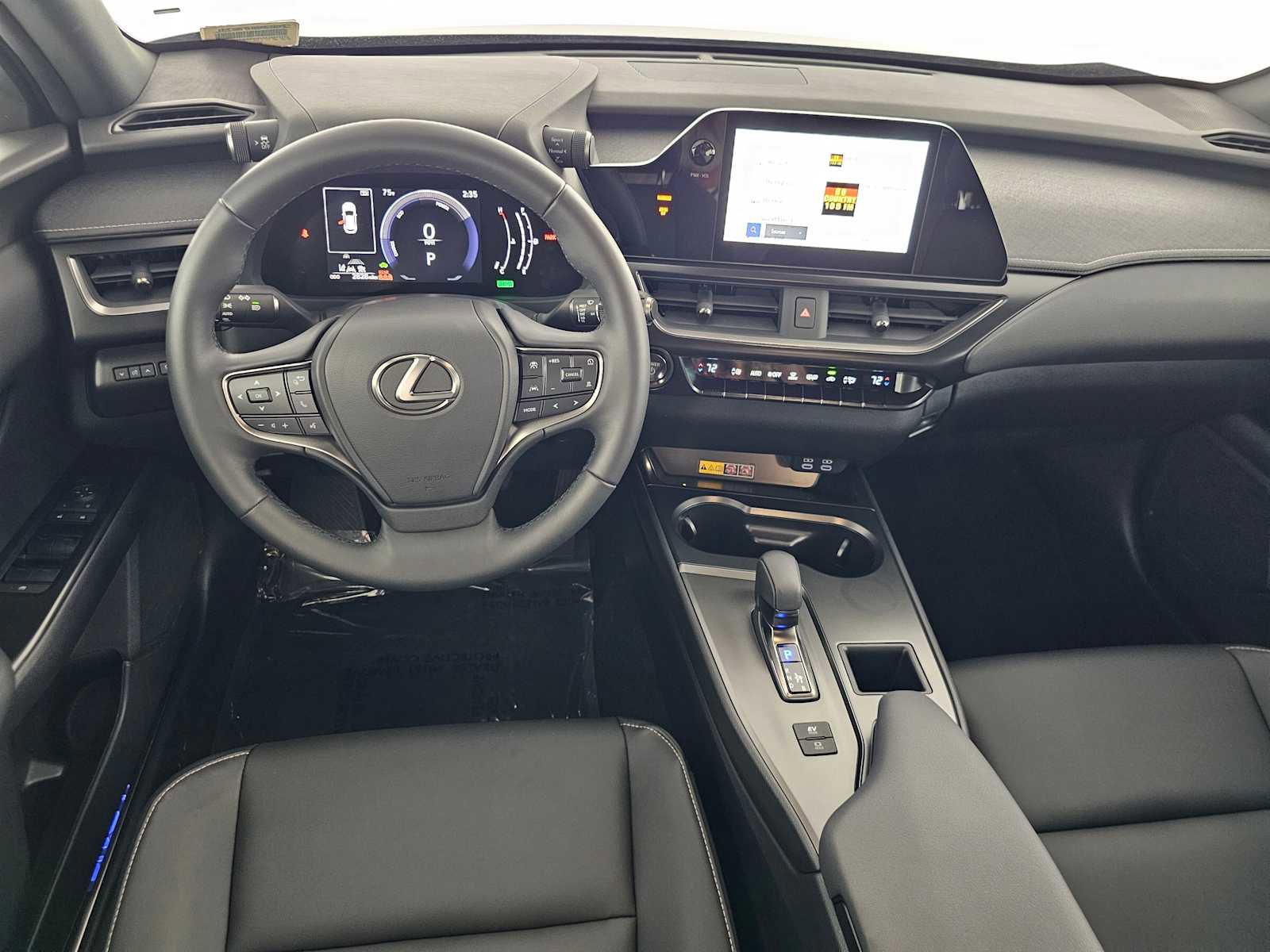 Certified 2025 Lexus UX 300h FWD image 18