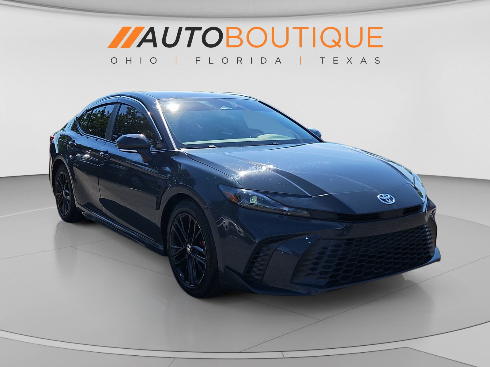 Used 2025 Toyota Camry SE FWD image 7