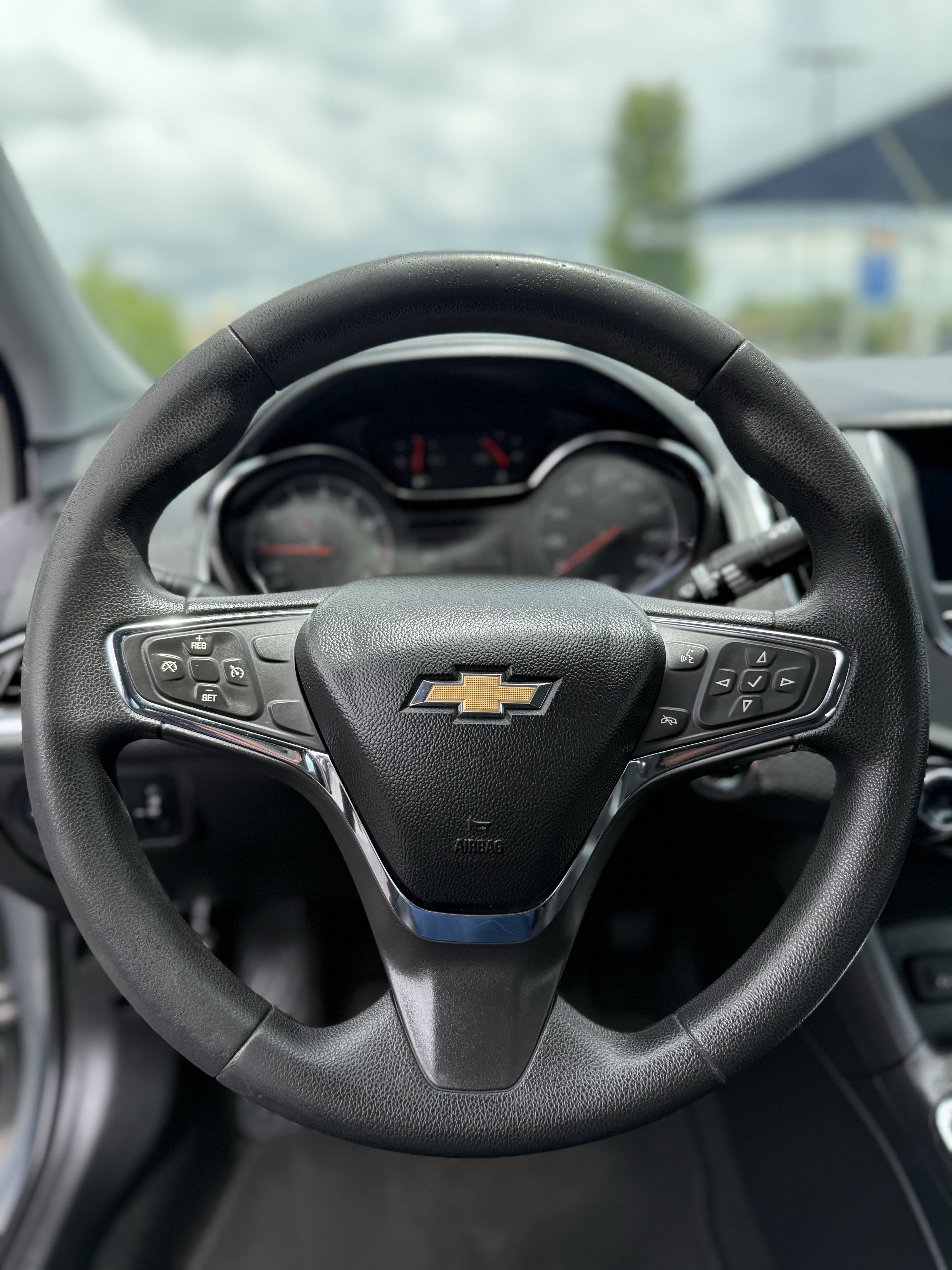 Used 2019 Chevrolet Cruze LT w/ Convenience Package FWD image 17