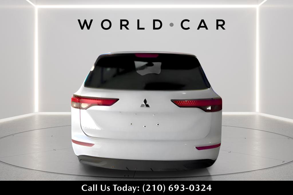 Used 2024 Mitsubishi Outlander ES image 6
