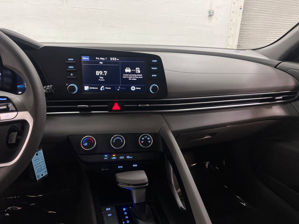 Used 2023 Hyundai Elantra SE w/ Cargo Package FWD image 19