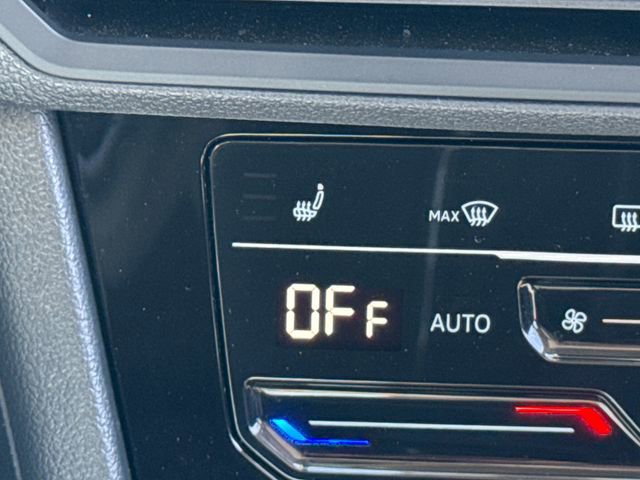 Used 2025 Volkswagen Jetta SE image 31