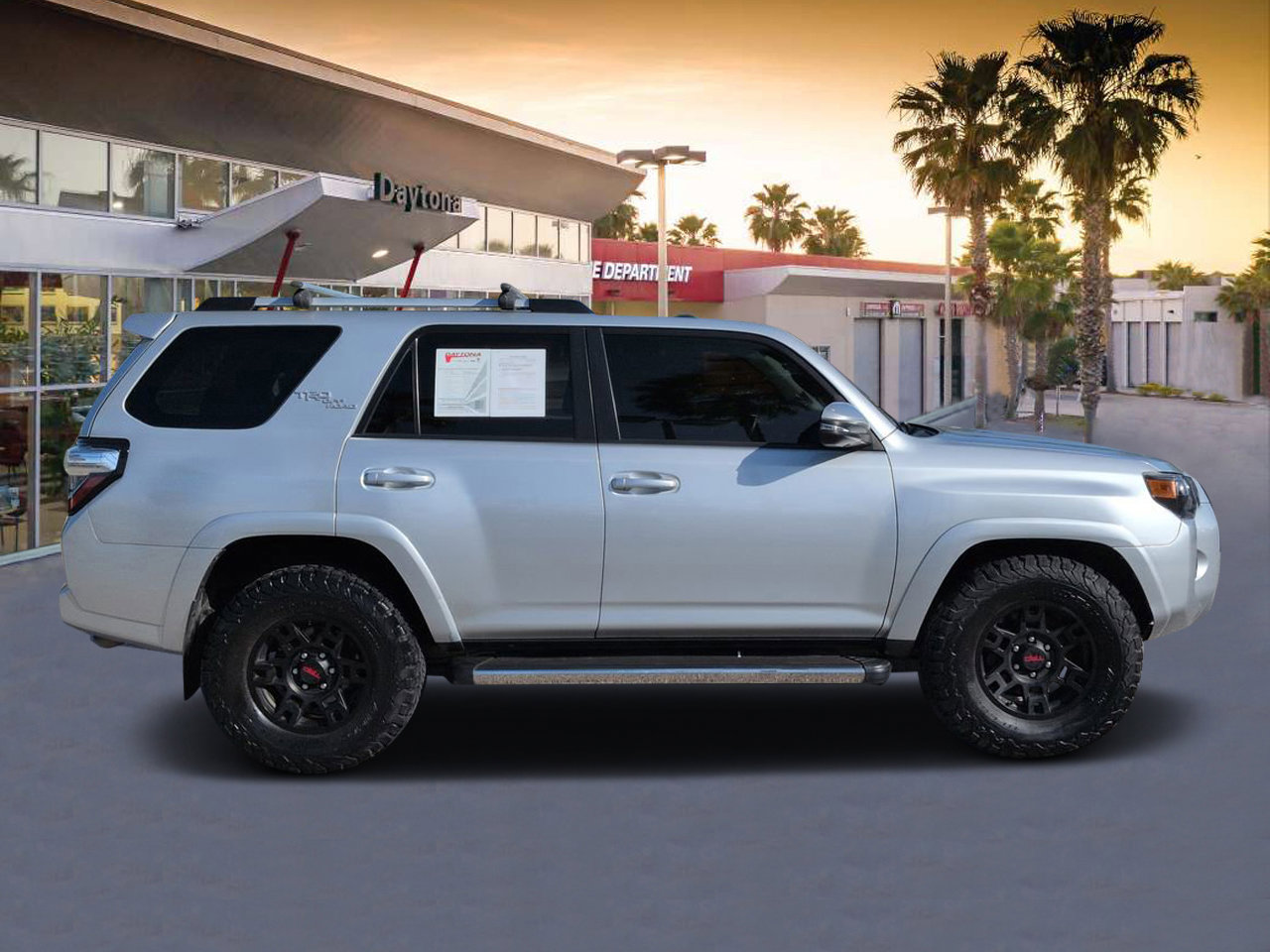 Used 2018 Toyota 4Runner TRD Off-Road Premium AWD/4WD image 2