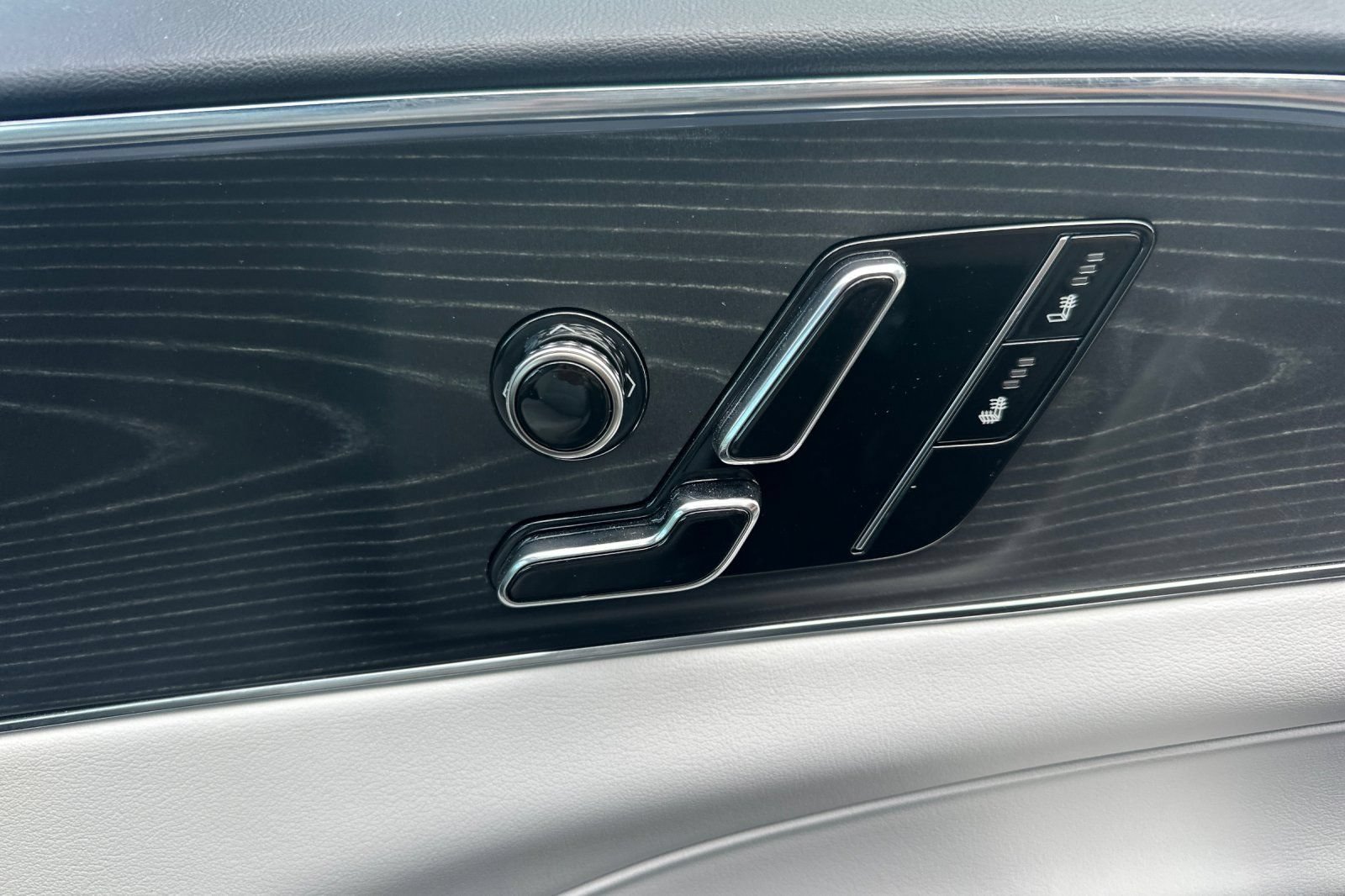 Certified 2024 Cadillac Lyriq Sport RWD image 22