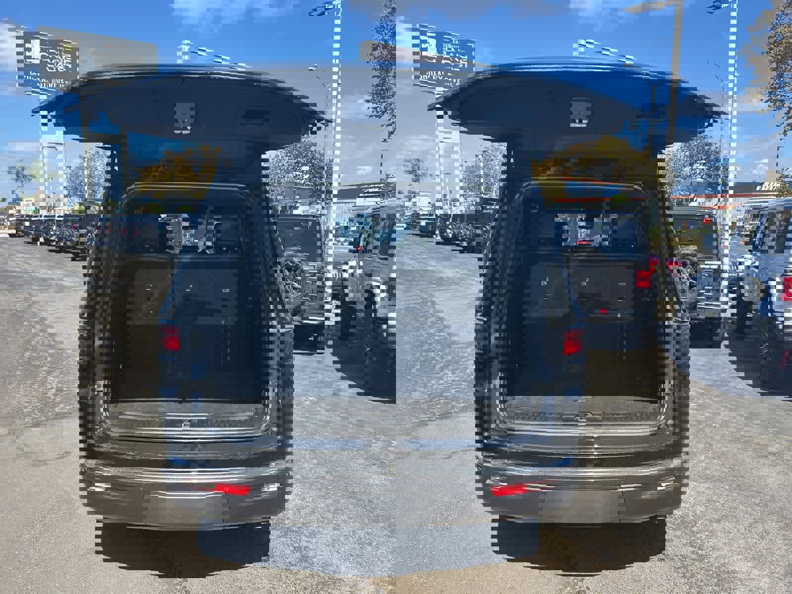 Used 2022 Jeep Wagoneer Series II image 48