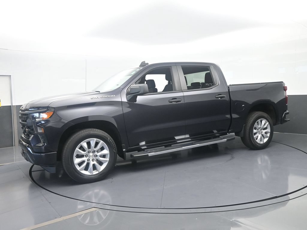 Used 2023 Chevrolet Silverado 1500 Custom RWD image 2