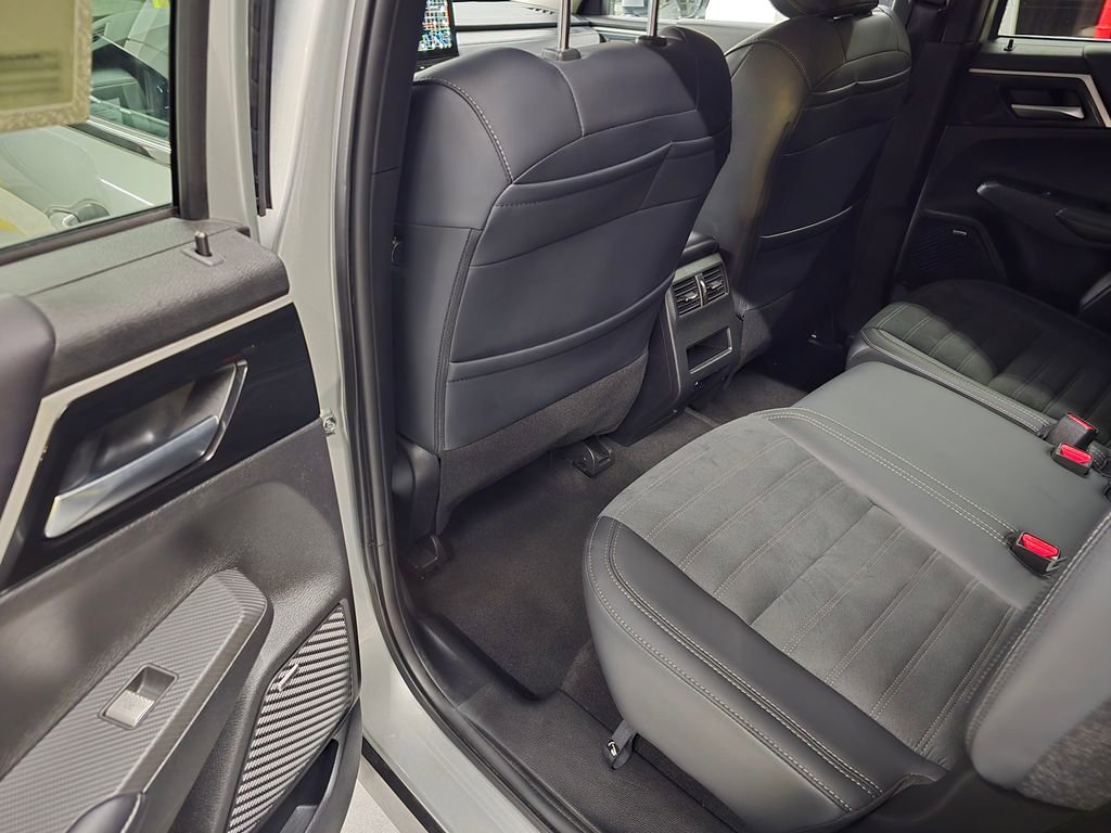 Used 2025 Mitsubishi Outlander SE FWD image 30