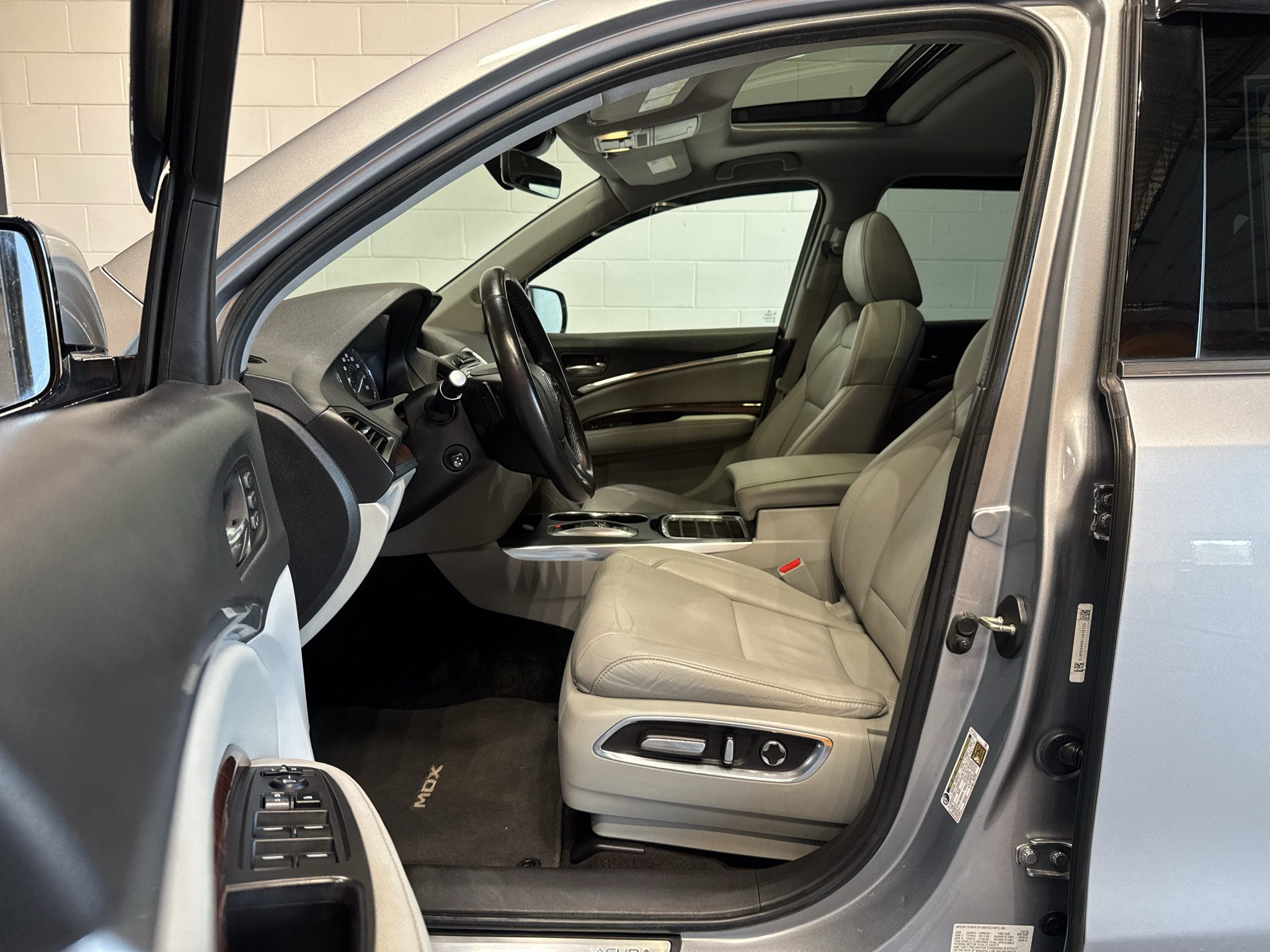Used 2020 Acura MDX FWD image 15