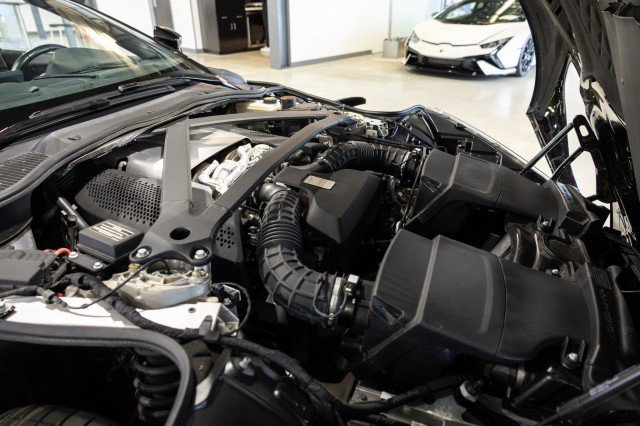 Used 2021 Aston Martin DB11 Volante image 21