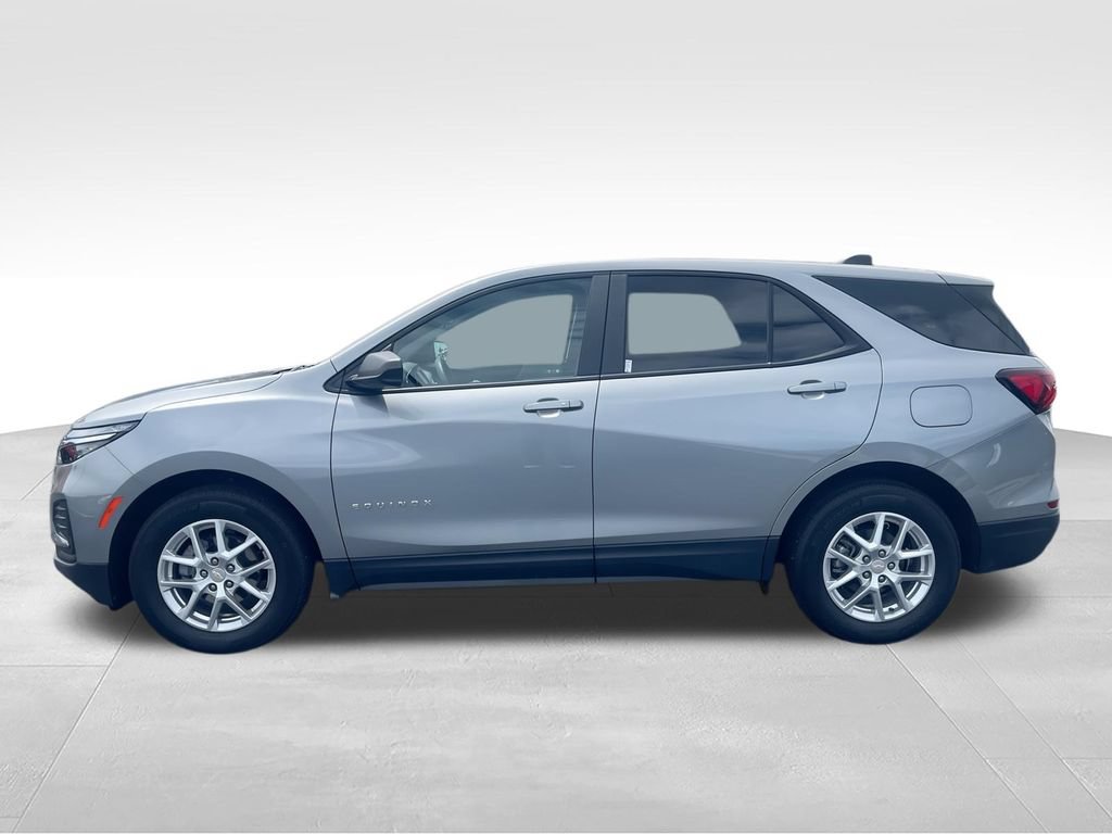 Used 2024 Chevrolet Equinox LS w/ LS Convenience Package FWD image 5