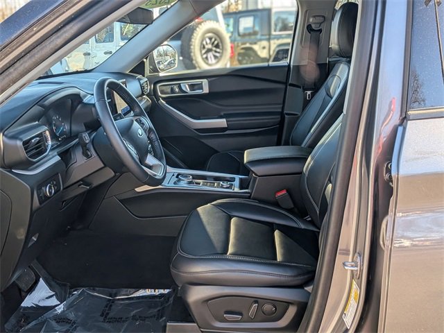 Used 2023 Ford Explorer XLT w/ Equipment Group 202A image 14