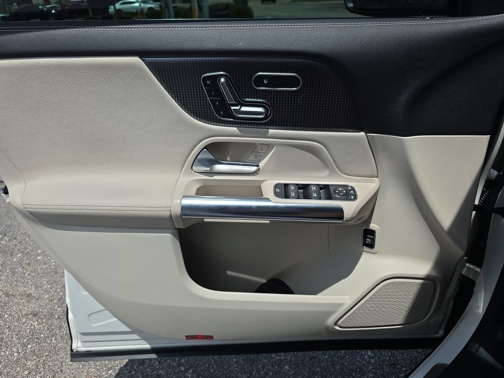 Certified 2022 Mercedes-Benz GLA 250 4MATIC image 18
