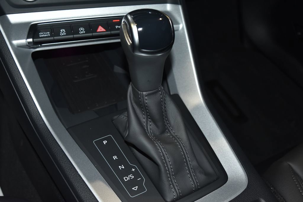 Certified 2025 Audi Q3 2.0T Premium Plus w/ Premium Plus Package image 17