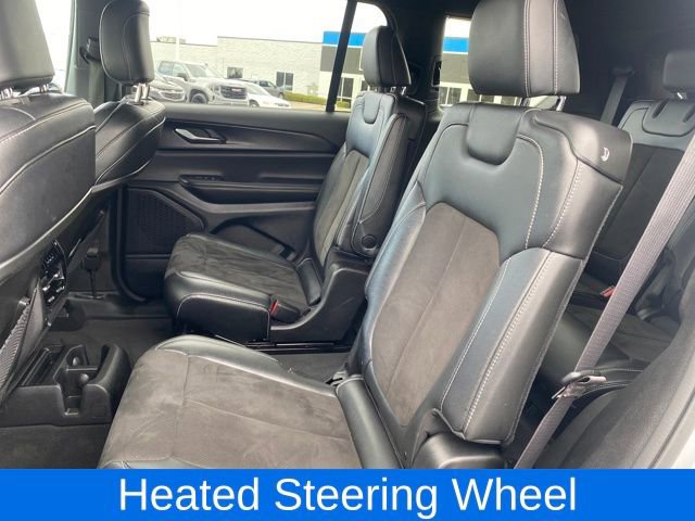 Used 2023 Jeep Grand Cherokee L Laredo image 16