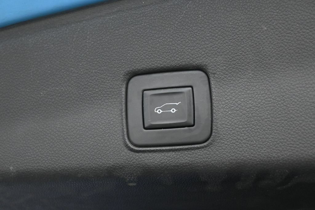 Used 2023 Chevrolet TrailBlazer RS w/ Sun and Liftgate Package FWD image 36
