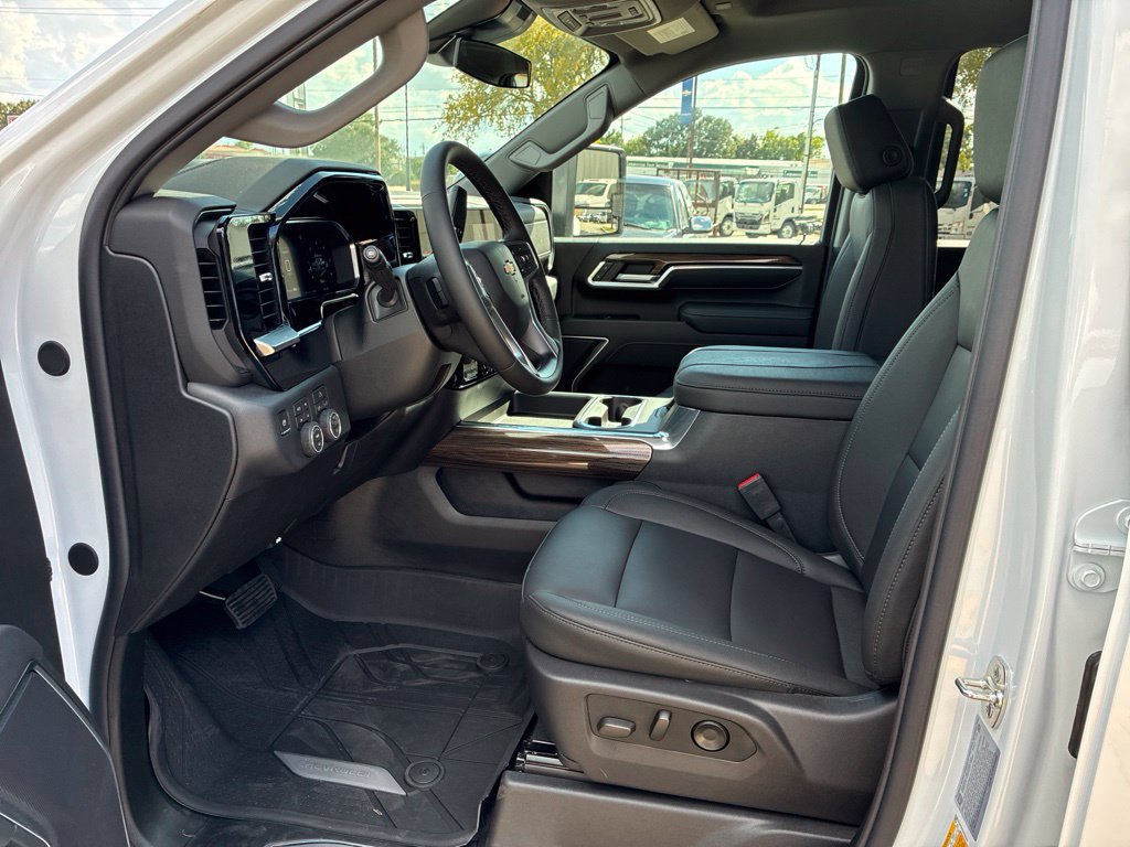 New 2026 Chevrolet Silverado 3500 LT AWD/4WD image 18