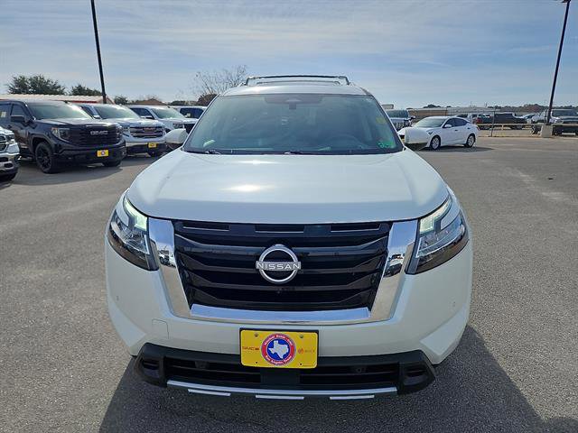 Used 2024 Nissan Pathfinder Platinum w/ Cargo Package image 8