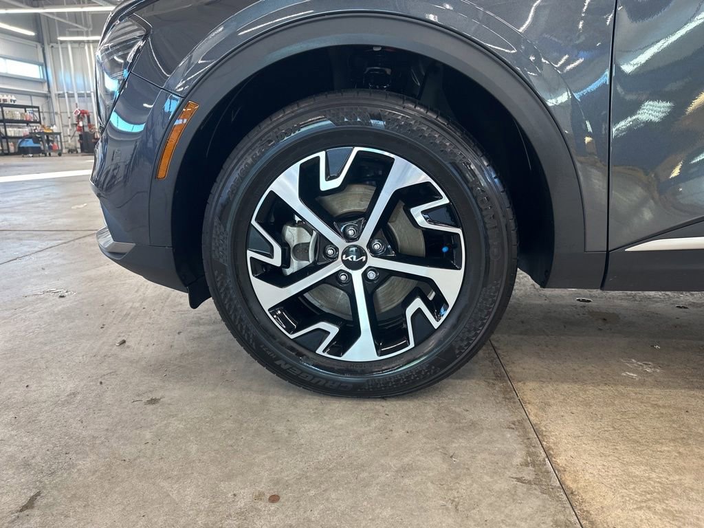 Certified 2024 Kia Sportage EX AWD/4WD image 33