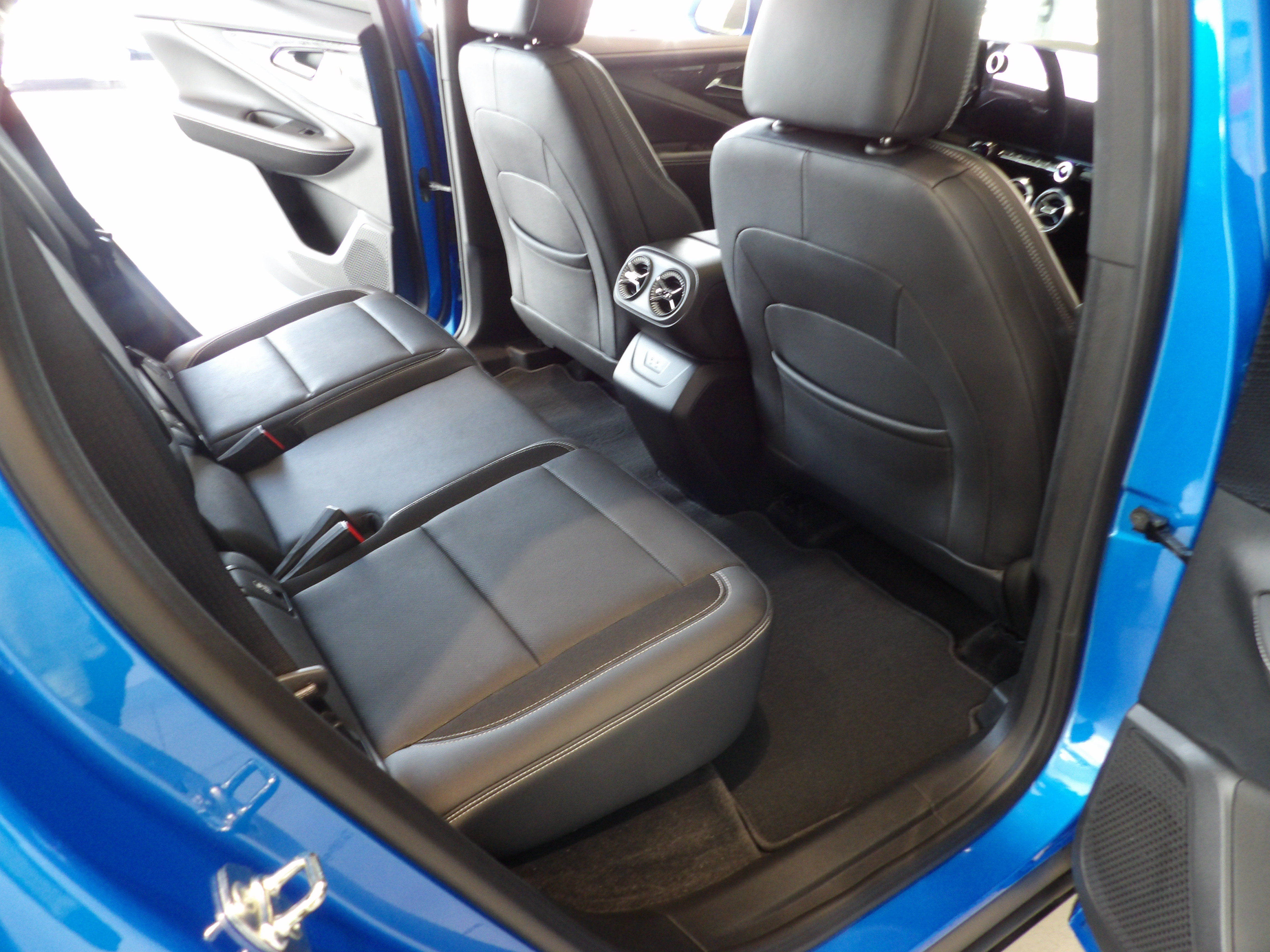 Used 2024 Chevrolet Blazer EV LT AWD/4WD image 23