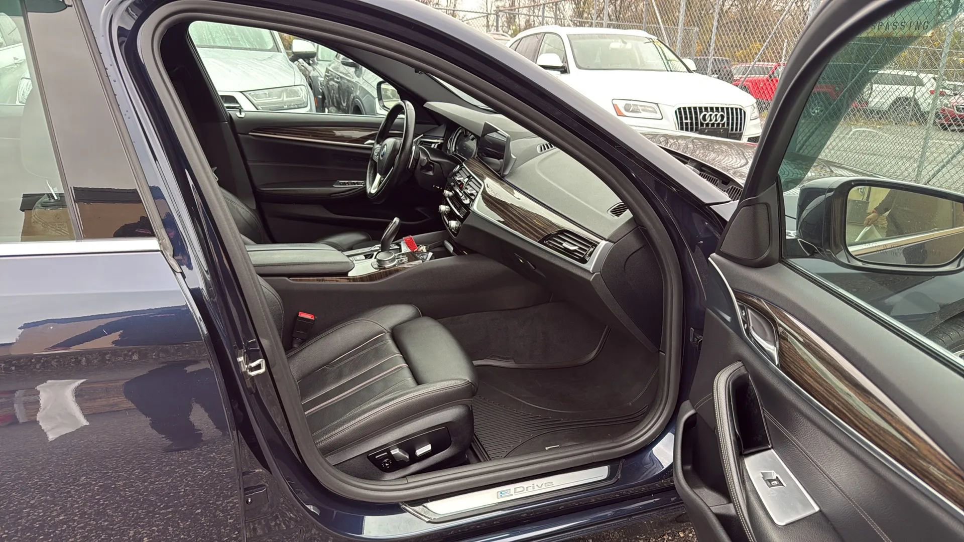 Used 2018 BMW 530e xDrive image 25