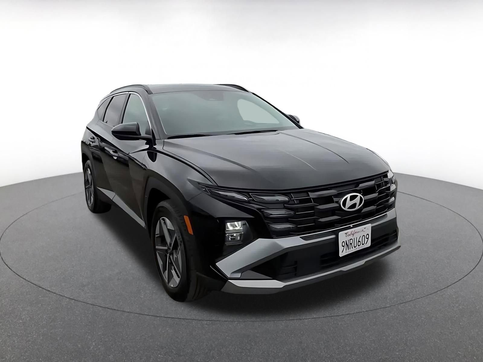 Used 2025 Hyundai Tucson SEL FWD image 3