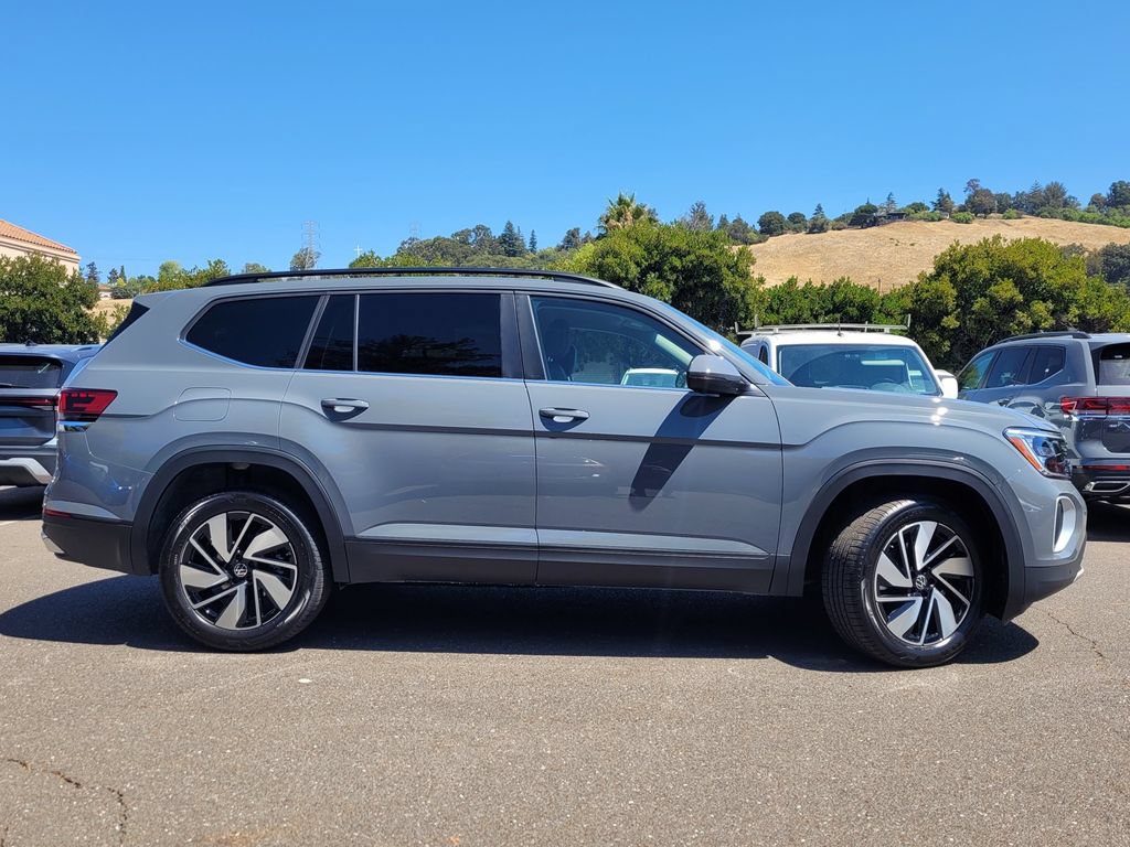 New 2026 Volkswagen Atlas SE FWD image 3
