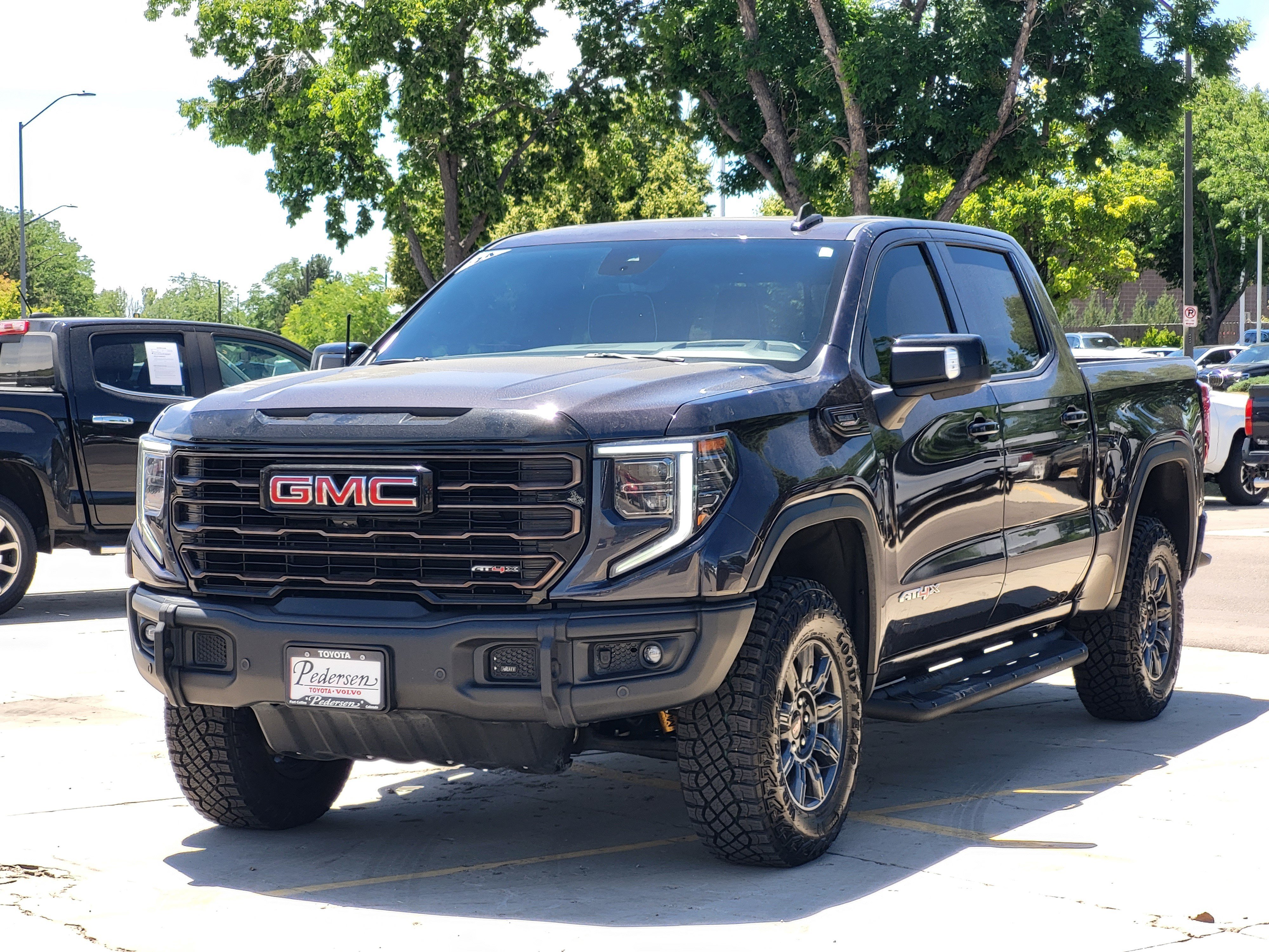 Used 2024 GMC Sierra 1500 AT4X AWD/4WD image 4