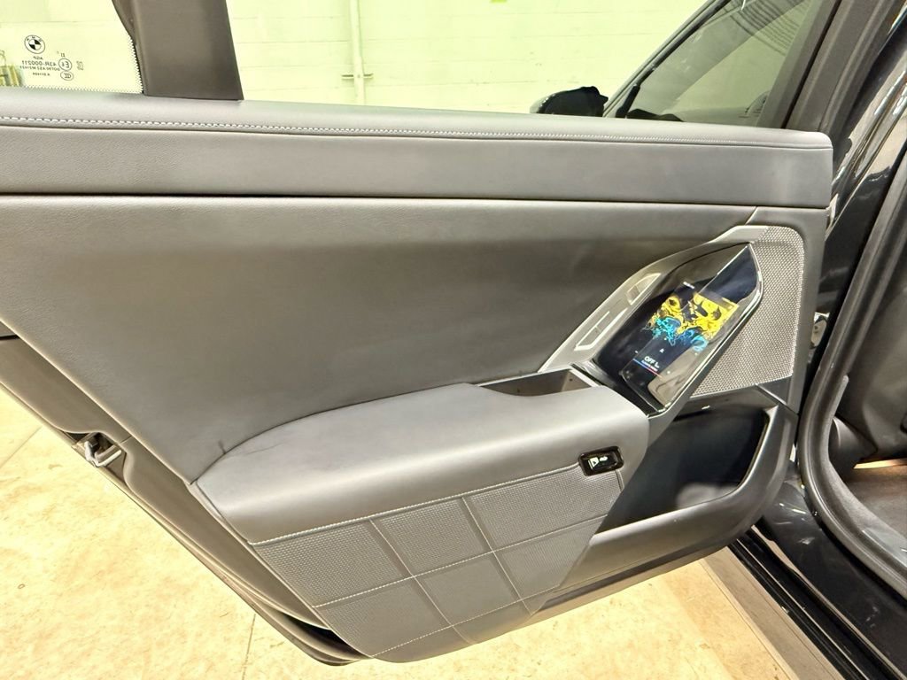 Used 2024 BMW i7 M70 w/ Premium Package image 40