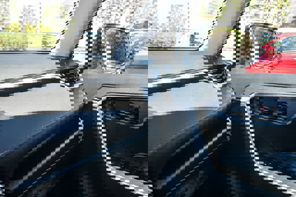 Used 2023 Toyota RAV4 LE image 22