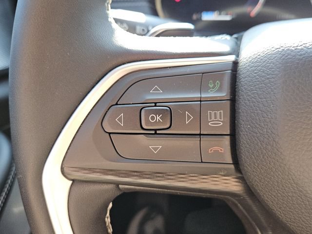 Used 2025 Jeep Grand Cherokee L Laredo w/ Luxury Tech Group I RWD image 22