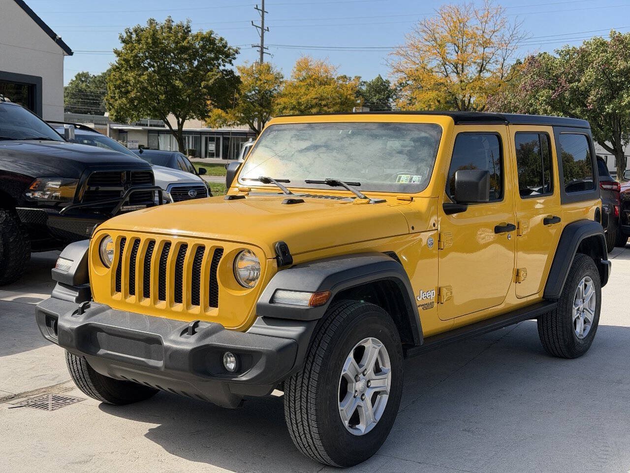 Used 2018 Jeep Wrangler Unlimited Sport S AWD/4WD image 2