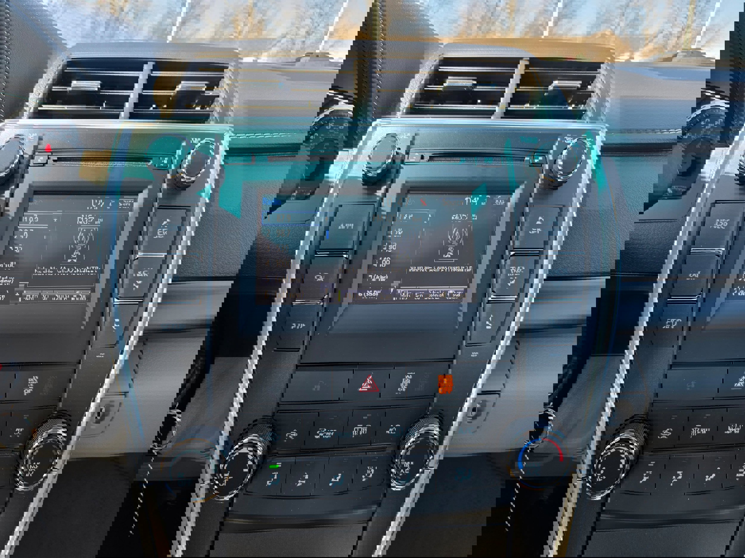 Used 2016 Toyota Camry LE image 11