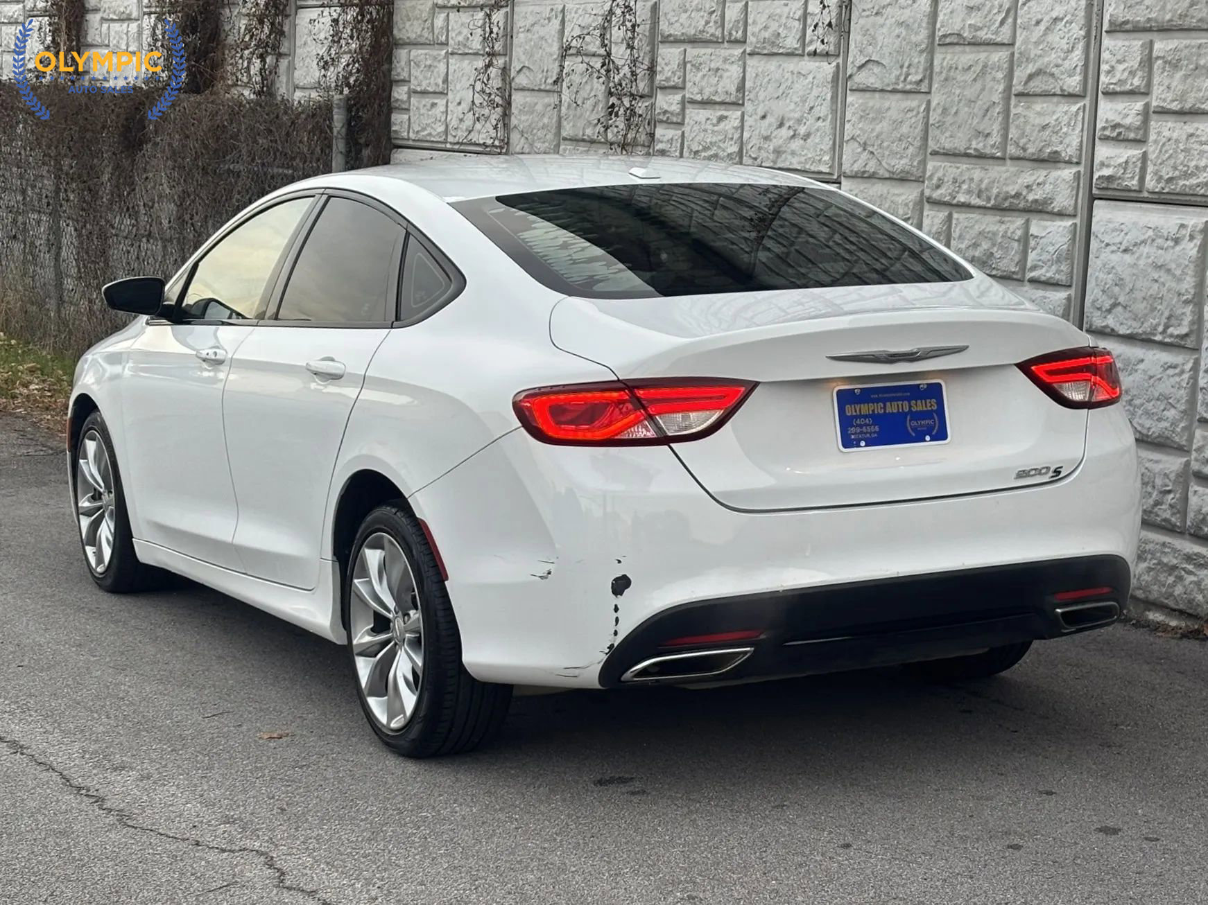 Used 2015 Chrysler 200 S image 4